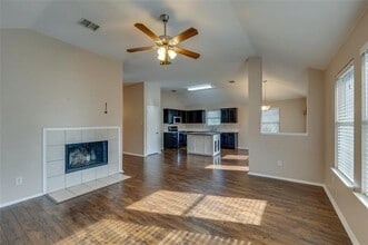 Building Photo - 5572 Spring Ridge Dr