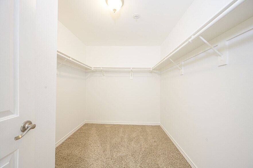 Building Photo - 2243 Martin