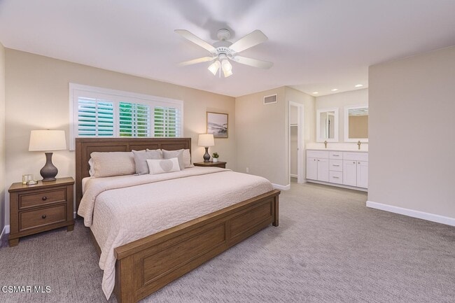 Building Photo - 6058 Hedgewall Dr