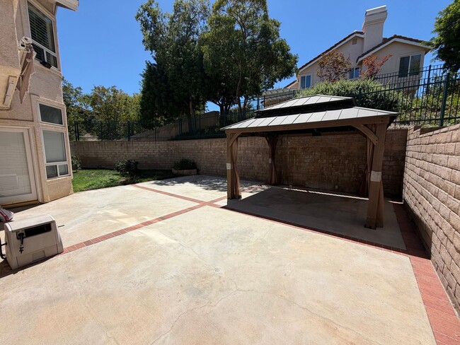 Building Photo - 608 Allegro Ct