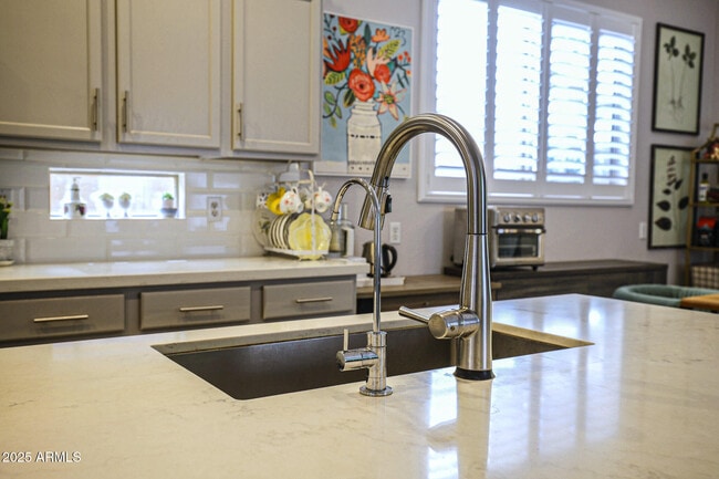 Building Photo - 1950 W Park Pl