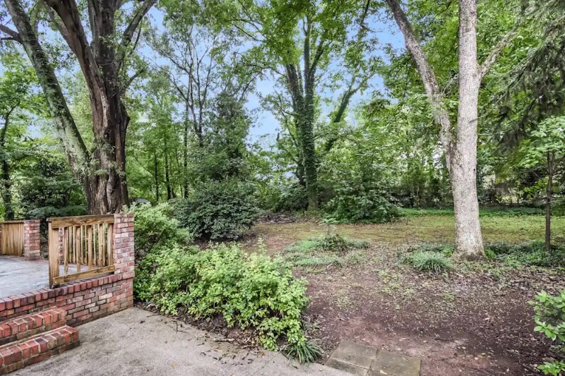 Building Photo - 2905 Piedmont Dr