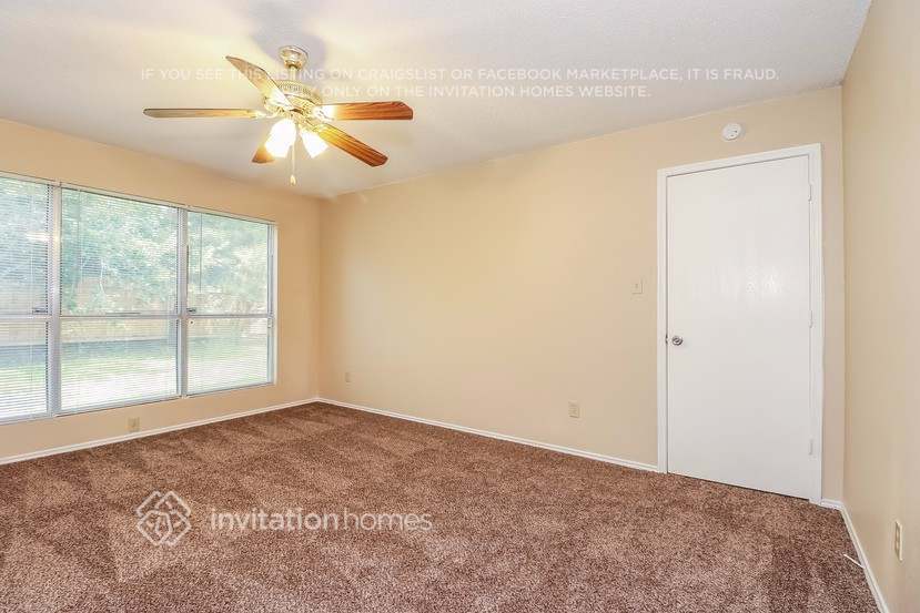Building Photo - 3805 Waxwing Cir S