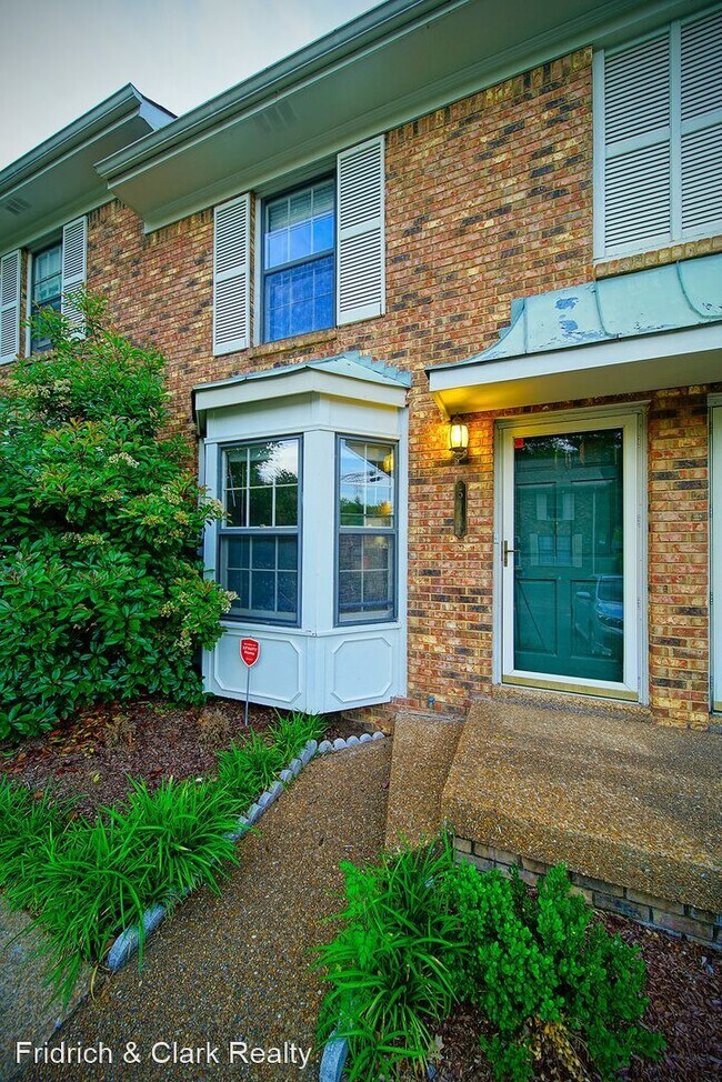 Primary Photo - 2 br, 1.5 bath Apartment - 511 Hickory Villa