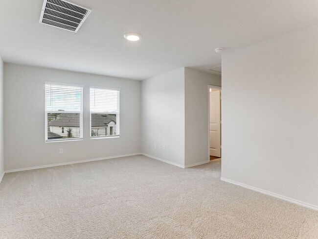 Building Photo - 4 BR / 3 BA - 2175 SF in Seguin - Arroyo Ranch!!!