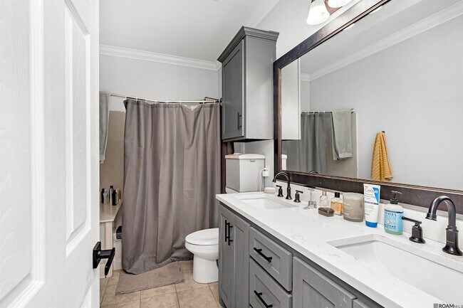 Building Photo - 10600 Lakes Blvd