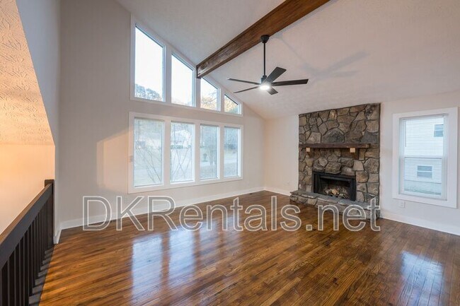 Building Photo - 237 Park Ave