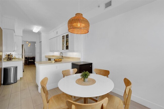 Building Photo - 735 Crandon Blvd