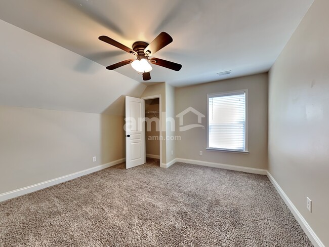 Building Photo - 180 Cotillion Crescent