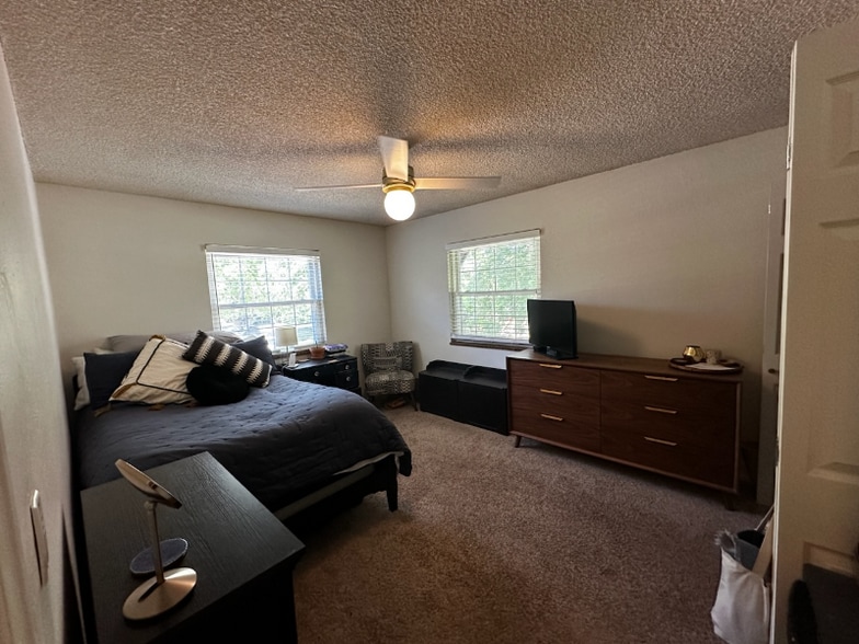 Building Photo - 3250 O'Neal Cir