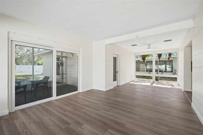 Building Photo - 662 Villa Grande Ave S