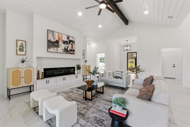 Building Photo - 418 Bedford Dr