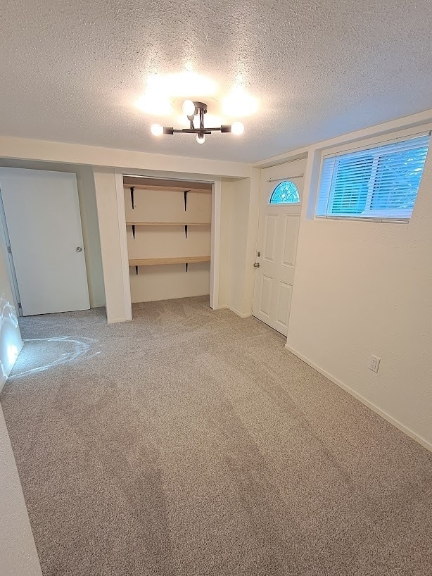 Building Photo - 3911 NE Rova Rd