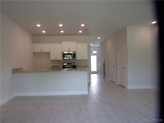 Building Photo - 215 Bittern Lp