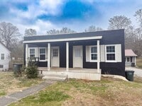 Building Photo - 1-Bedroom Single-Level Duplex with Yard in Sparta, TN