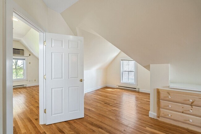 Building Photo - 8 Worcester St