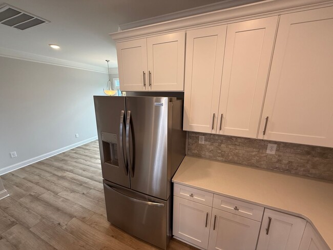Building Photo - Brand New Townhome in Hickory Ridge School...