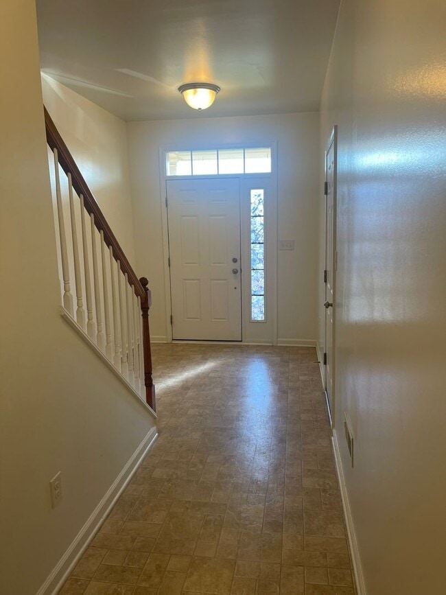 Building Photo - 3 bedroom 2 1/2 bath Townhouse in Bayberry