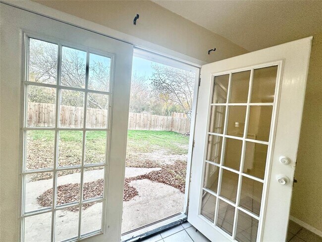 Building Photo - 7221 Ellington Cir