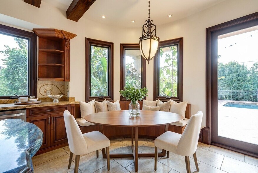 Building Photo - 209 S Anita Ave