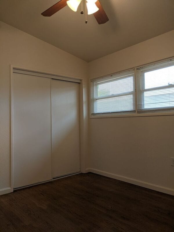 Building Photo - 15411 Fernview St