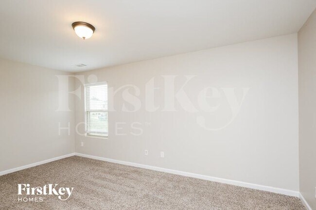 Building Photo - 704 Nonsuch Ct