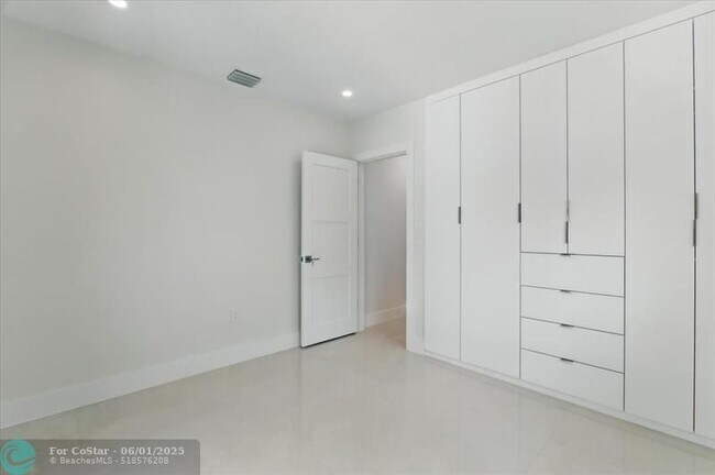 Building Photo - 7860 SW 158th Terrace