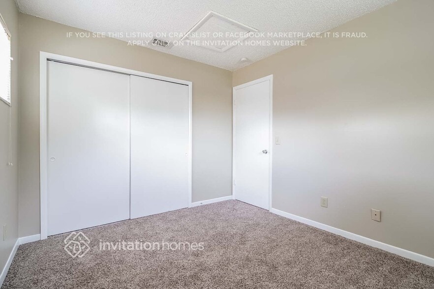 Building Photo - 409 S Hawthorn Cir