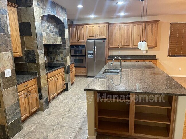 Building Photo - 11824 N 144th Dr