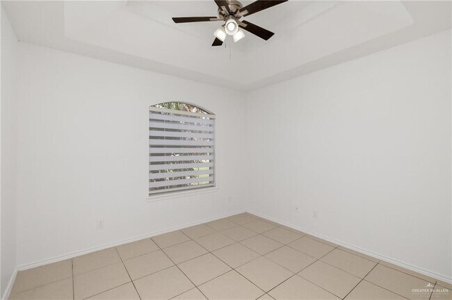 Building Photo - 18 E St
