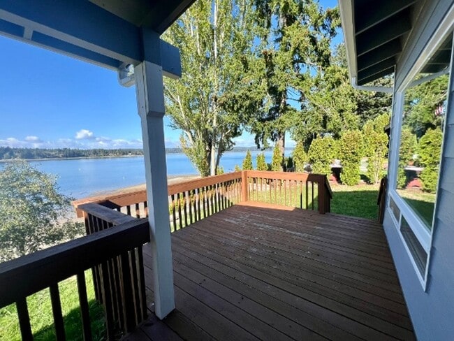 Building Photo - Beachfront Cabin on Henderson Inlet