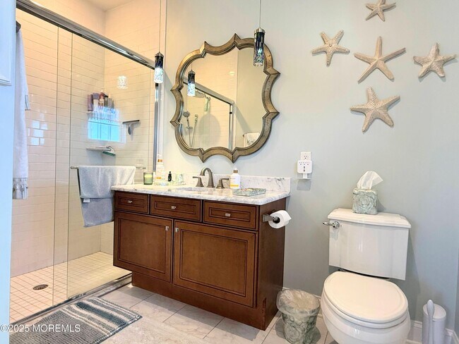 Building Photo - 2 Main St