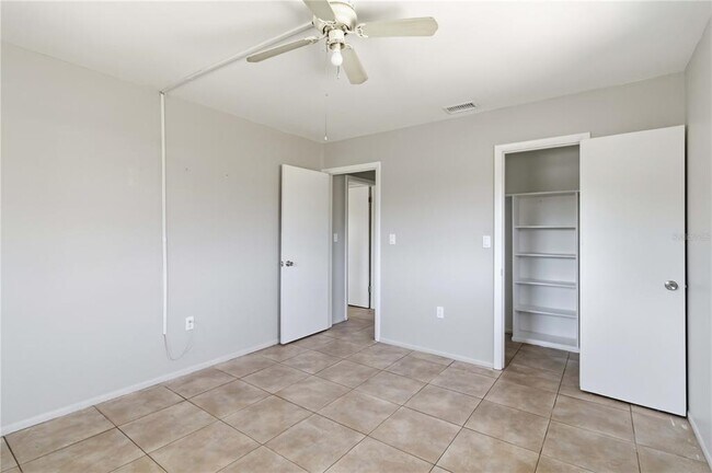 Building Photo - 304 Lantana Ave