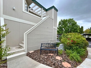 Building Photo - 2655 Sycamore Glen Dr