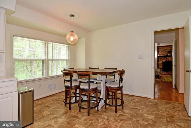Building Photo - 3714 Carriage House Ct