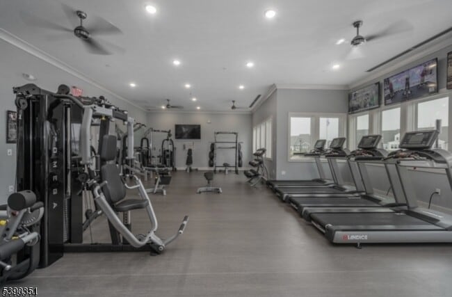 Building Photo - 2 Vanderbilt Blvd