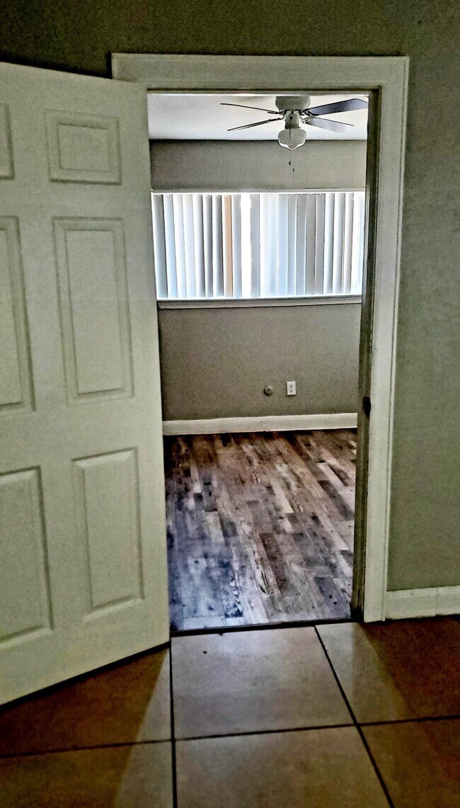 Building Photo - 15414 W Hampton Cir