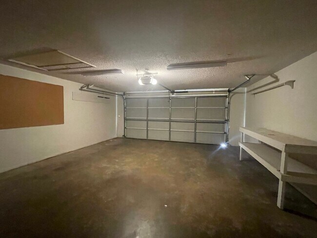 Building Photo - 920 Shumard Oak St