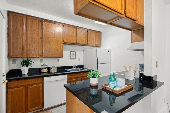 Building Photo - 2924 Morcom Ave