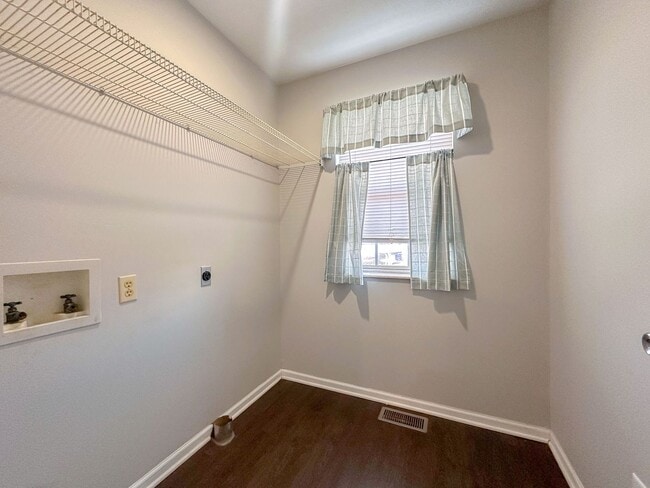 Building Photo - 1340 S Elizabeth St