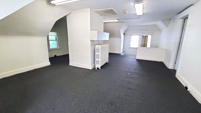 Building Photo - Charming 4-Bedroom Home in East Isles