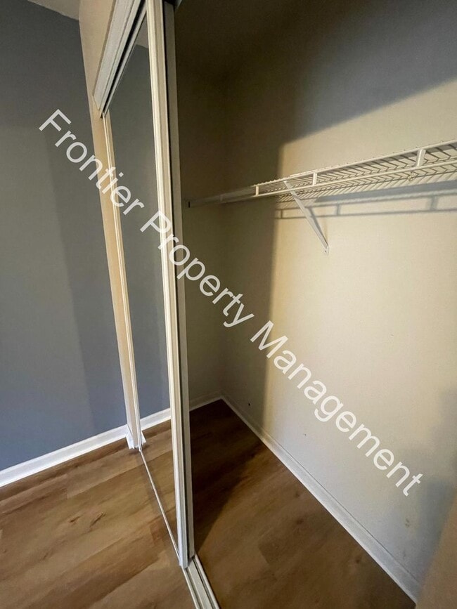 Building Photo - 2116 Doe Run Dr