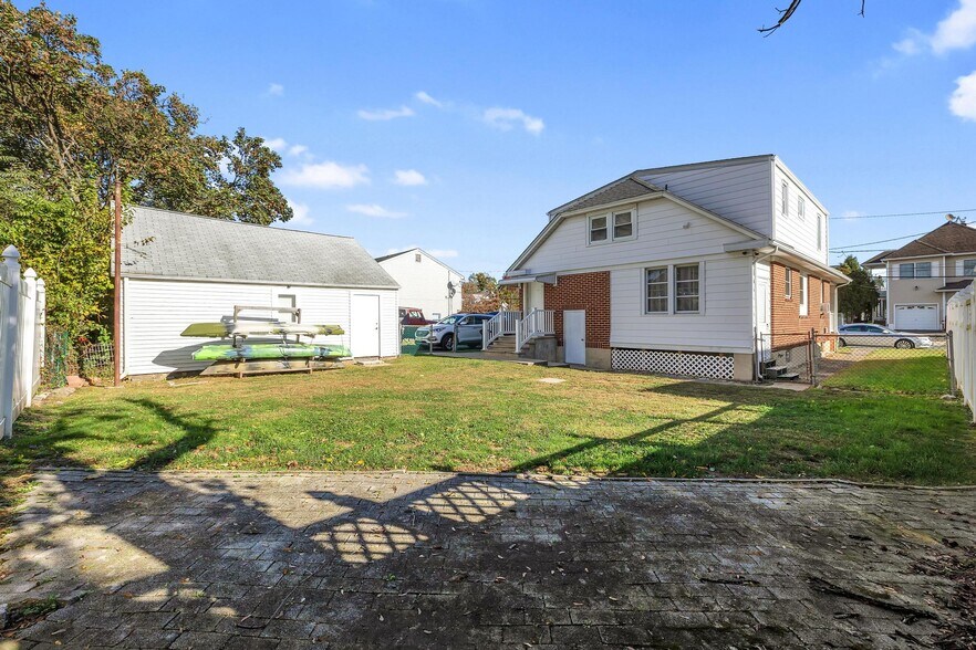 Building Photo - 148 S 4th Ave