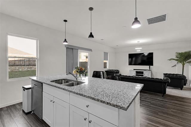 Building Photo - 8348 Hawkview Dr