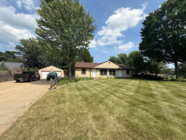 Building Photo - 1954-1956 Hazelwood St