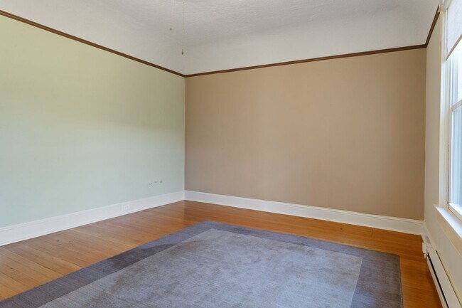 Building Photo - 2129NW