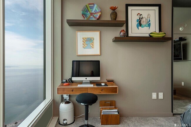 Building Photo - 425 1st St