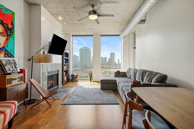 Building Photo - 700 N Larrabee St