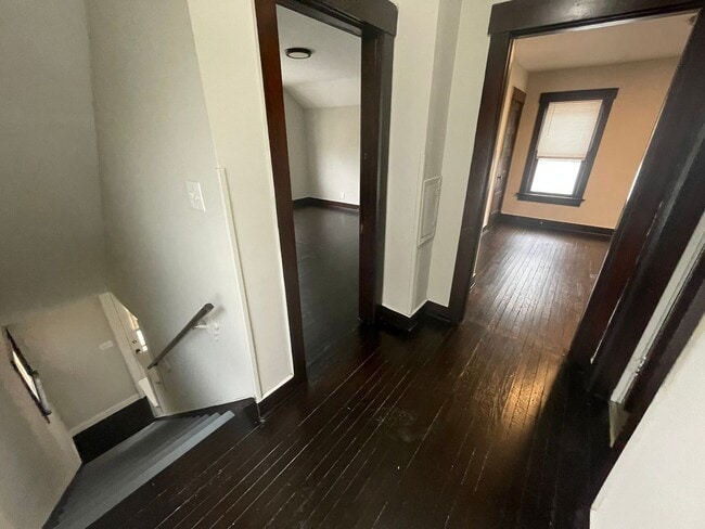 Building Photo - Pet Friendly 2 Bed 1 Bath Single Family Home - *Rent Special Going On Now!**