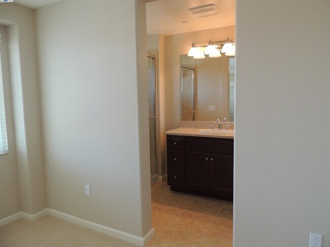 Building Photo - 118 Selby Lane